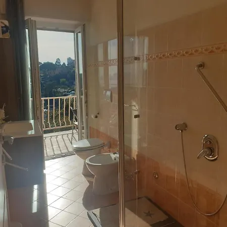 Apartment Red Carpet Vista Mare Wifi Parcheggio Rapallo